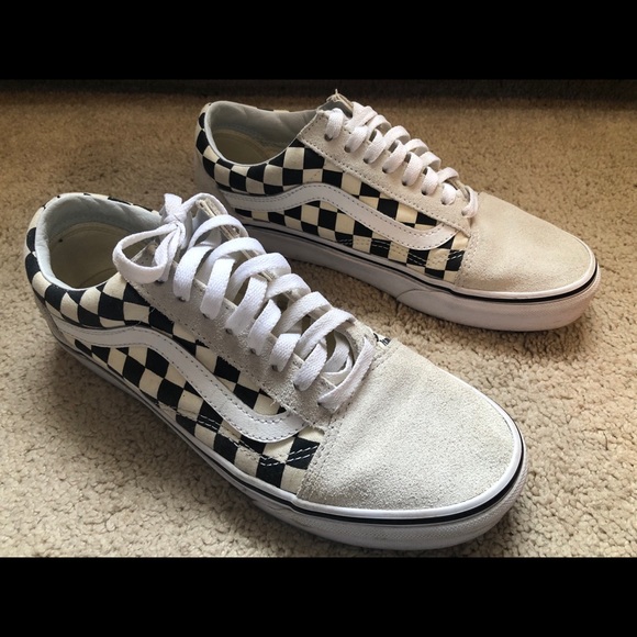 Vans - Picture 1 of 6